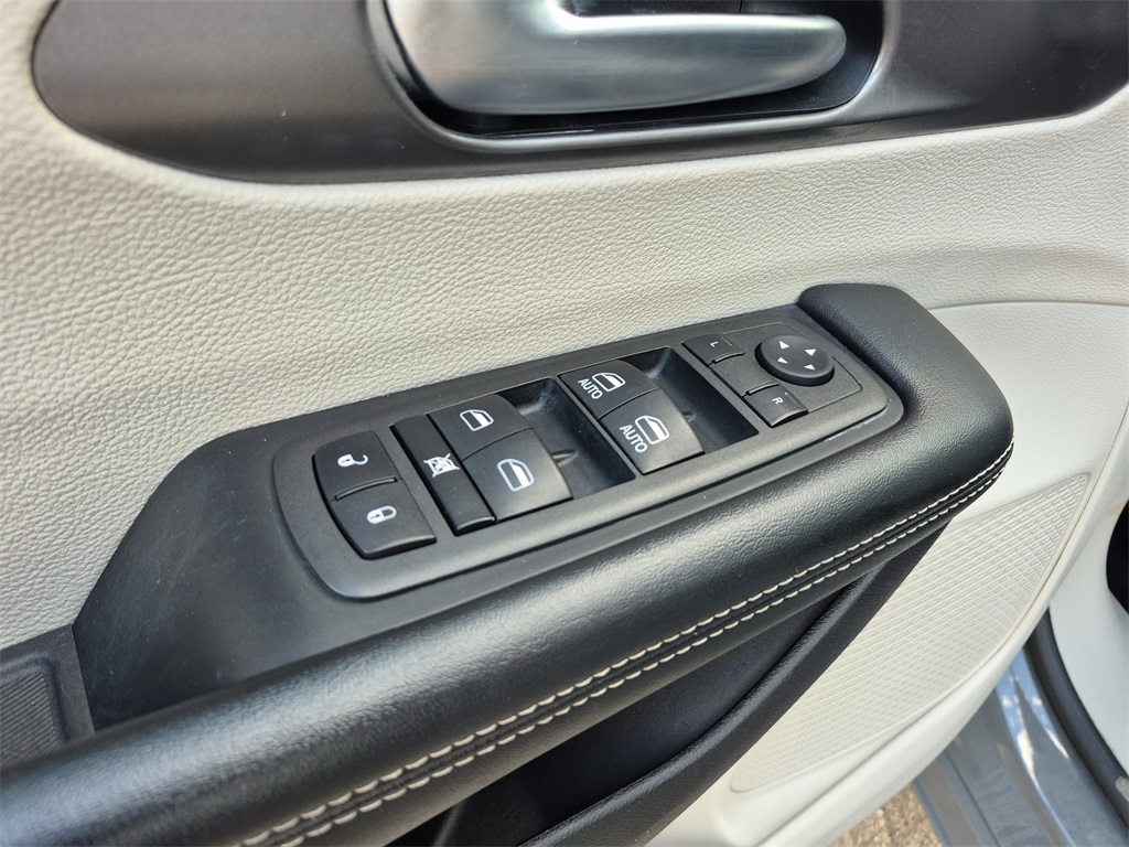 2022 Chrysler Pacifica Touring L Gray at AutoSavvy Houston Southwest