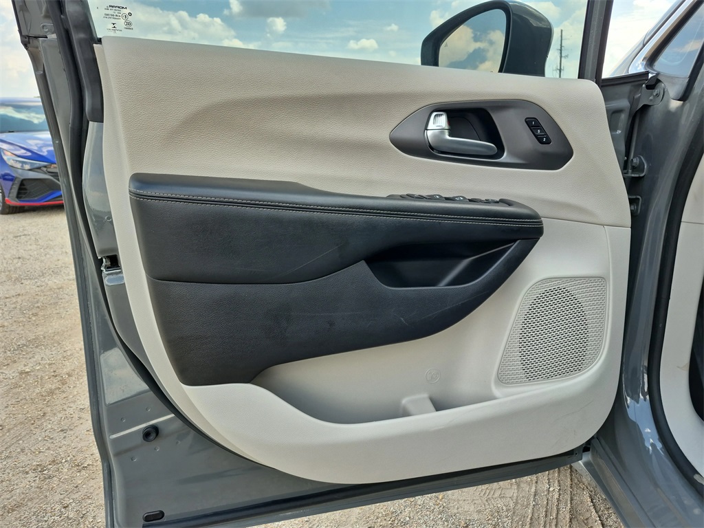 2022 Chrysler Pacifica Touring L Gray at AutoSavvy Houston Southwest