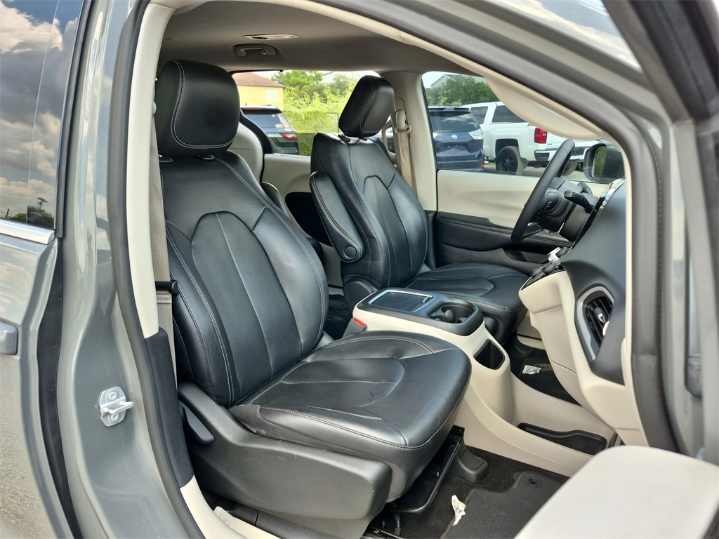 2022 Chrysler Pacifica Touring L Gray at AutoSavvy Houston Southwest