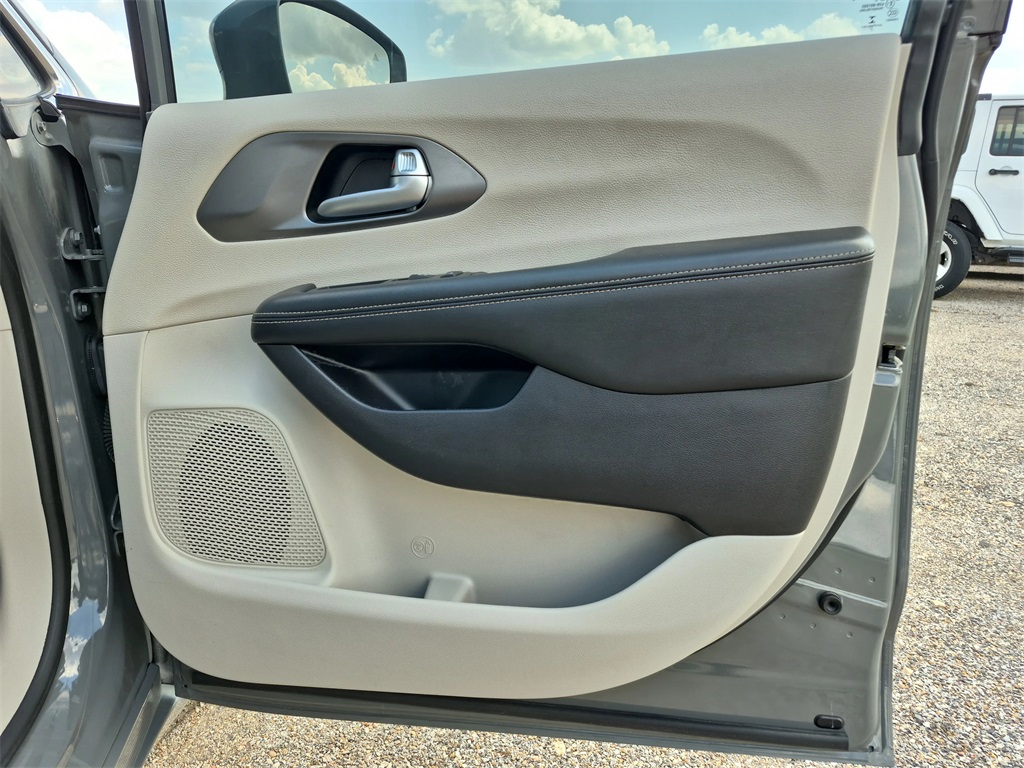 2022 Chrysler Pacifica Touring L Gray at AutoSavvy Houston Southwest