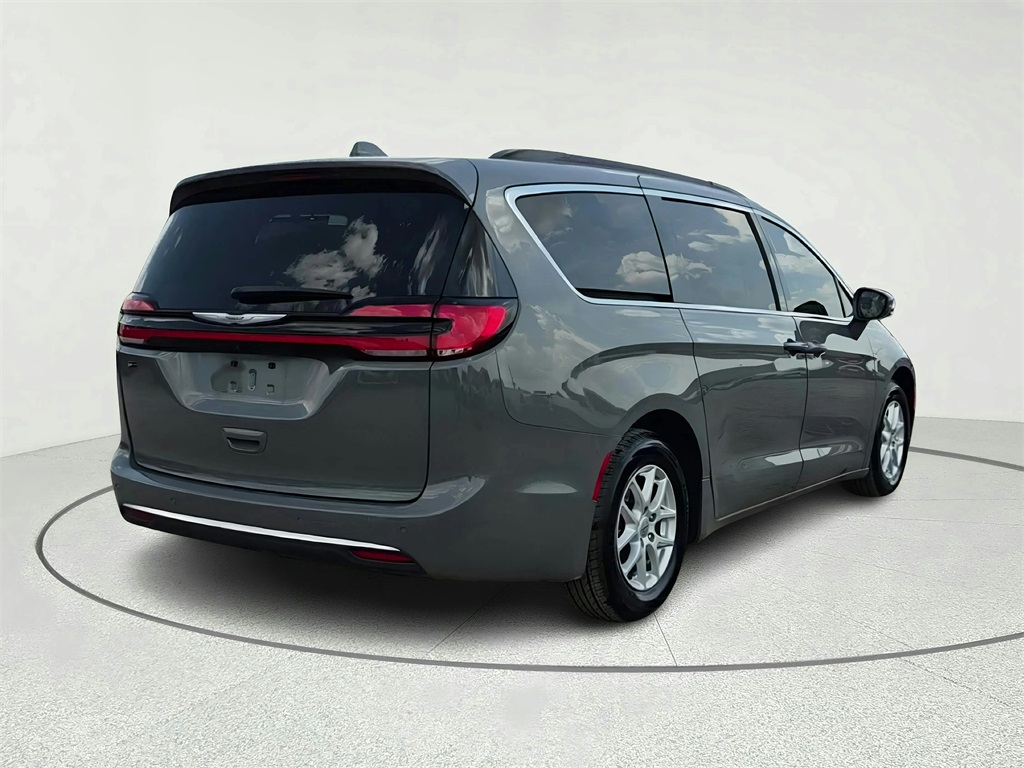 2022 Chrysler Pacifica Touring L - 4