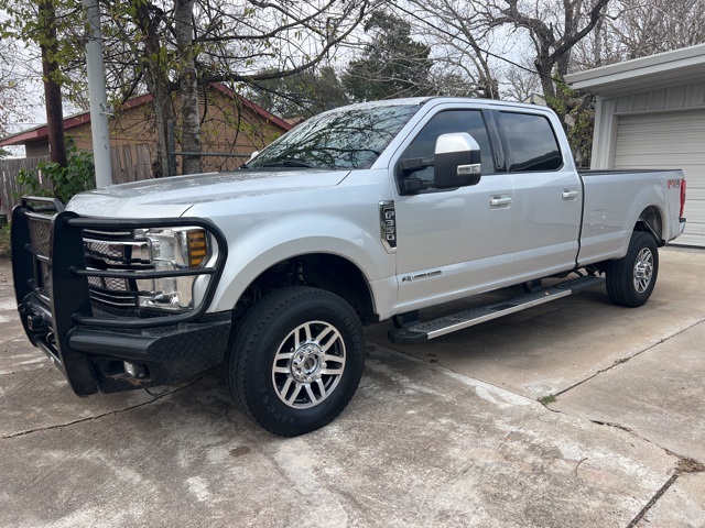 2019 Ford F-350 Super Duty Lariat Crew Cab 4WD