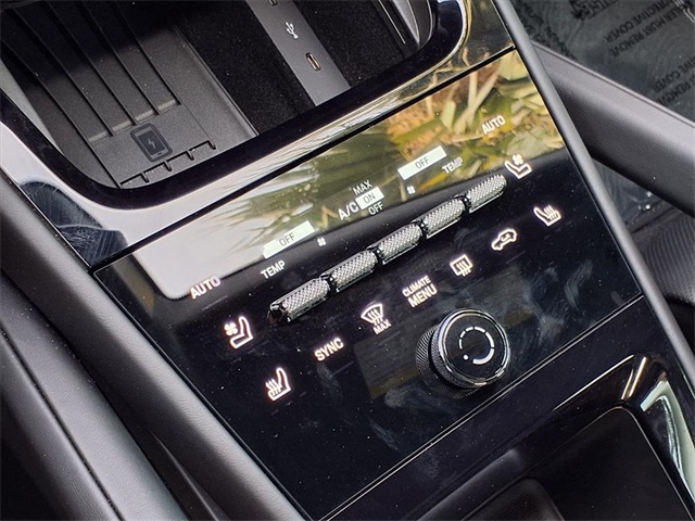 2025 Porsche Cayenne Coupe GTS - 8