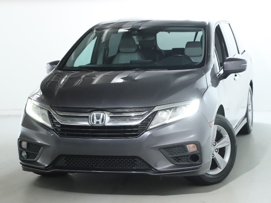 2016 Honda Odyssey SE photo 3
