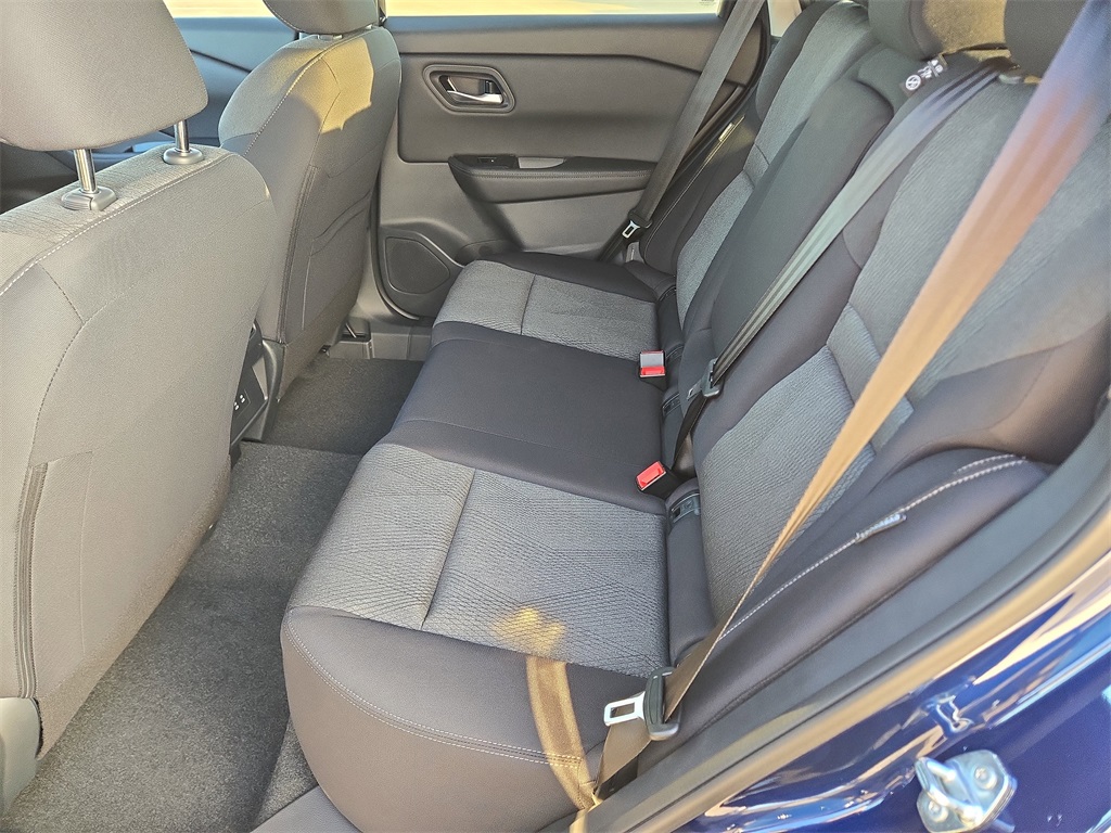 2026 Nissan Rogue SV - 7