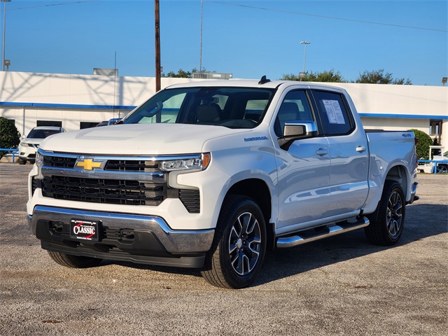 2022 Chevrolet Silverado 1500 LT - 2