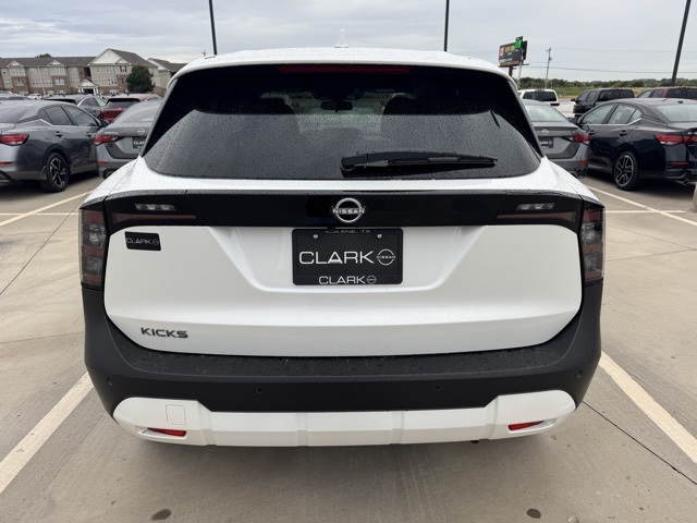 2025 Nissan Kicks SV photo 2