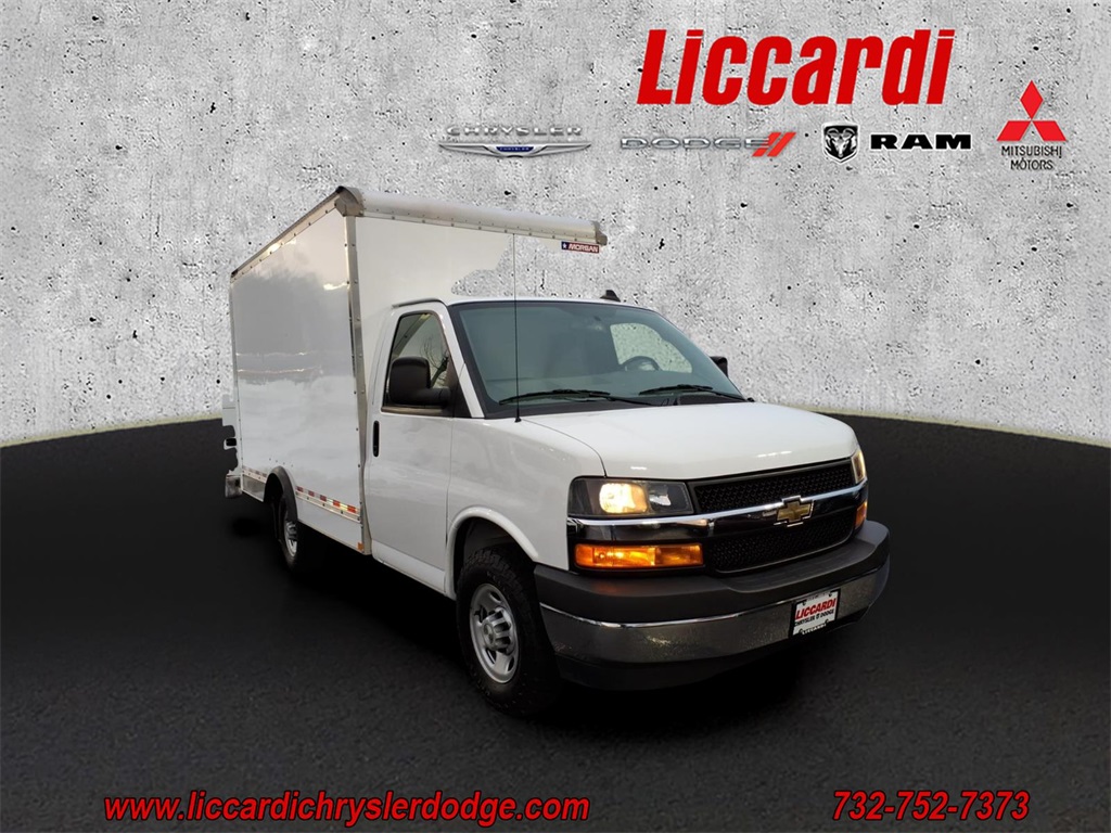 2023 Chevrolet Express Chassis 3500 Cutaway 139