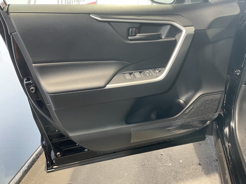 Thumbnail: 2025 Toyota RAV4 - 29