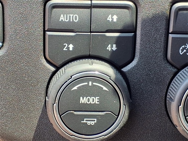 2026 Chevrolet Silverado 1500 High Country photo 4