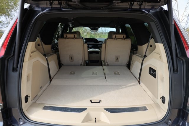 2022 Cadillac Escalade Premium Luxury Gray at Autostrade