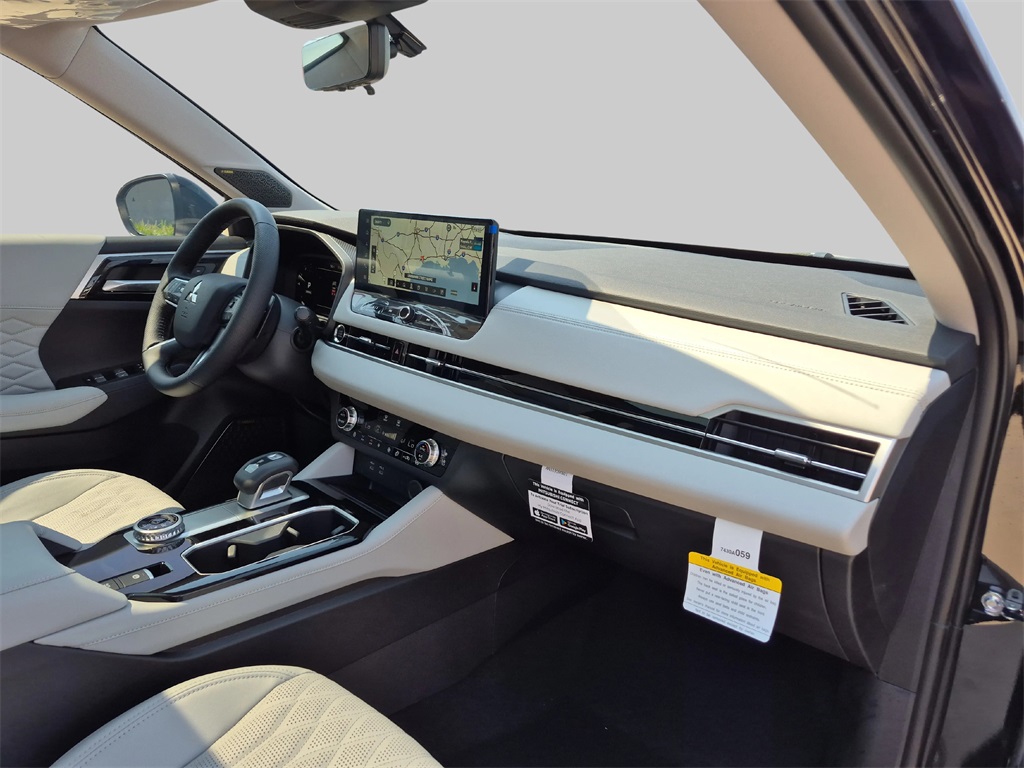 2025 Mitsubishi Outlander SEL Black at North Houston Mitsubishi