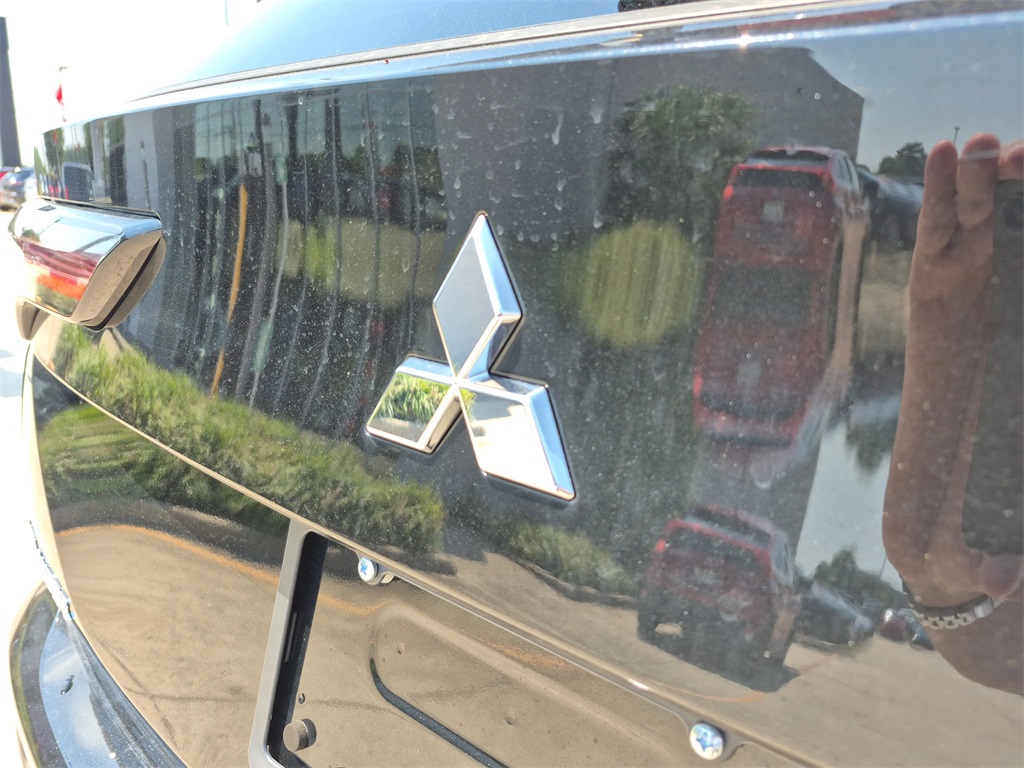 2025 Mitsubishi Outlander SEL Black at North Houston Mitsubishi