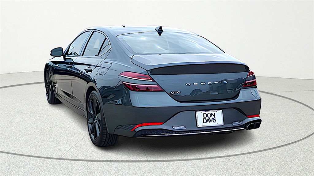2023 Genesis G70