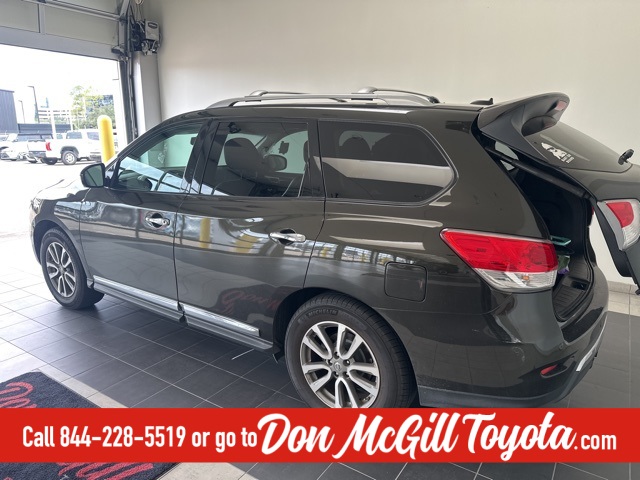 2016 Nissan Pathfinder SL Black at Gullo Toyota