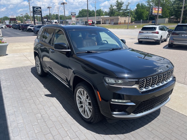 Black 2022 JEEP GRAND CHEROKEE for sale in South Bend, IN Photo 3