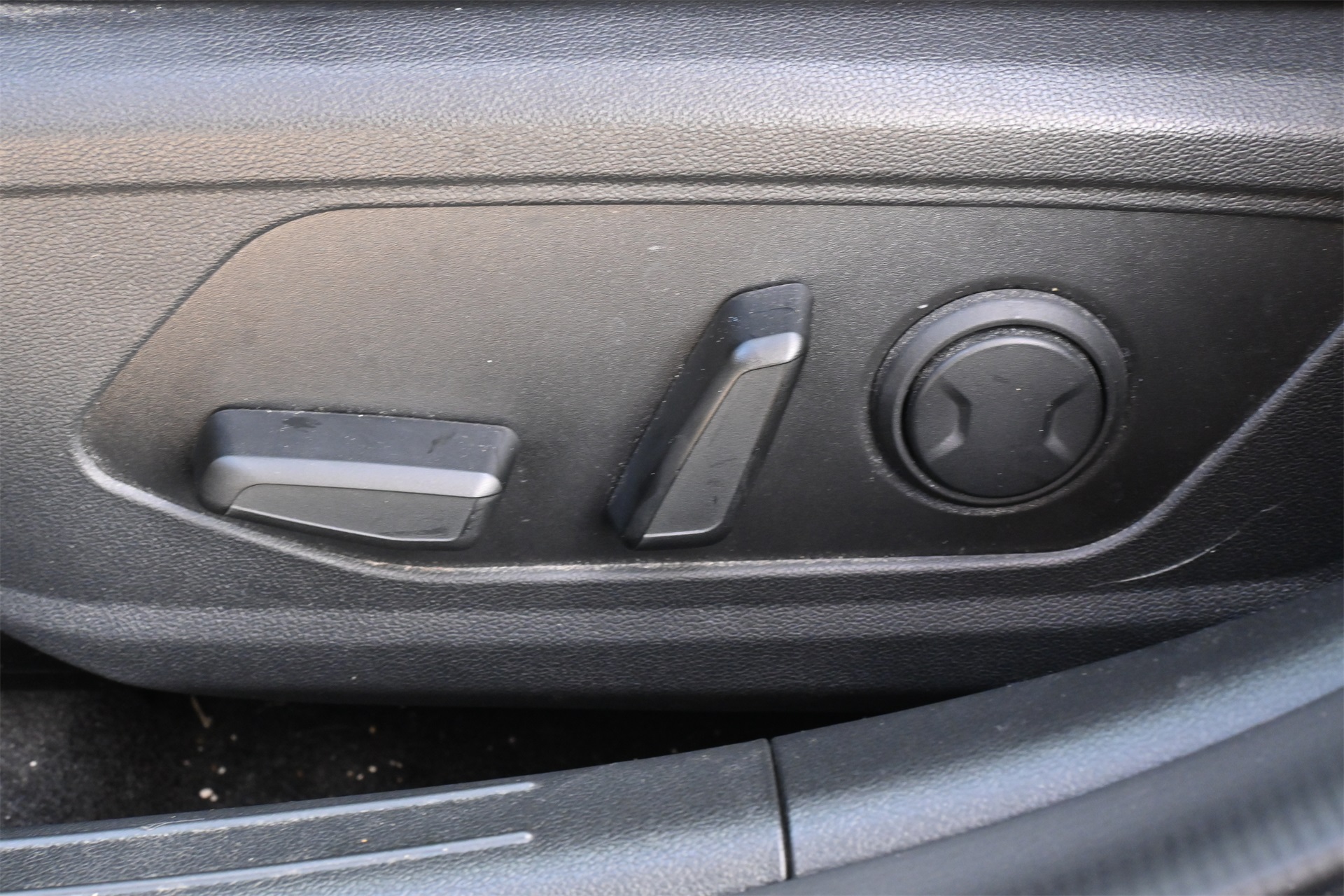 2023 Hyundai Elantra Limited Black at AutoSavvy Houston Southwest