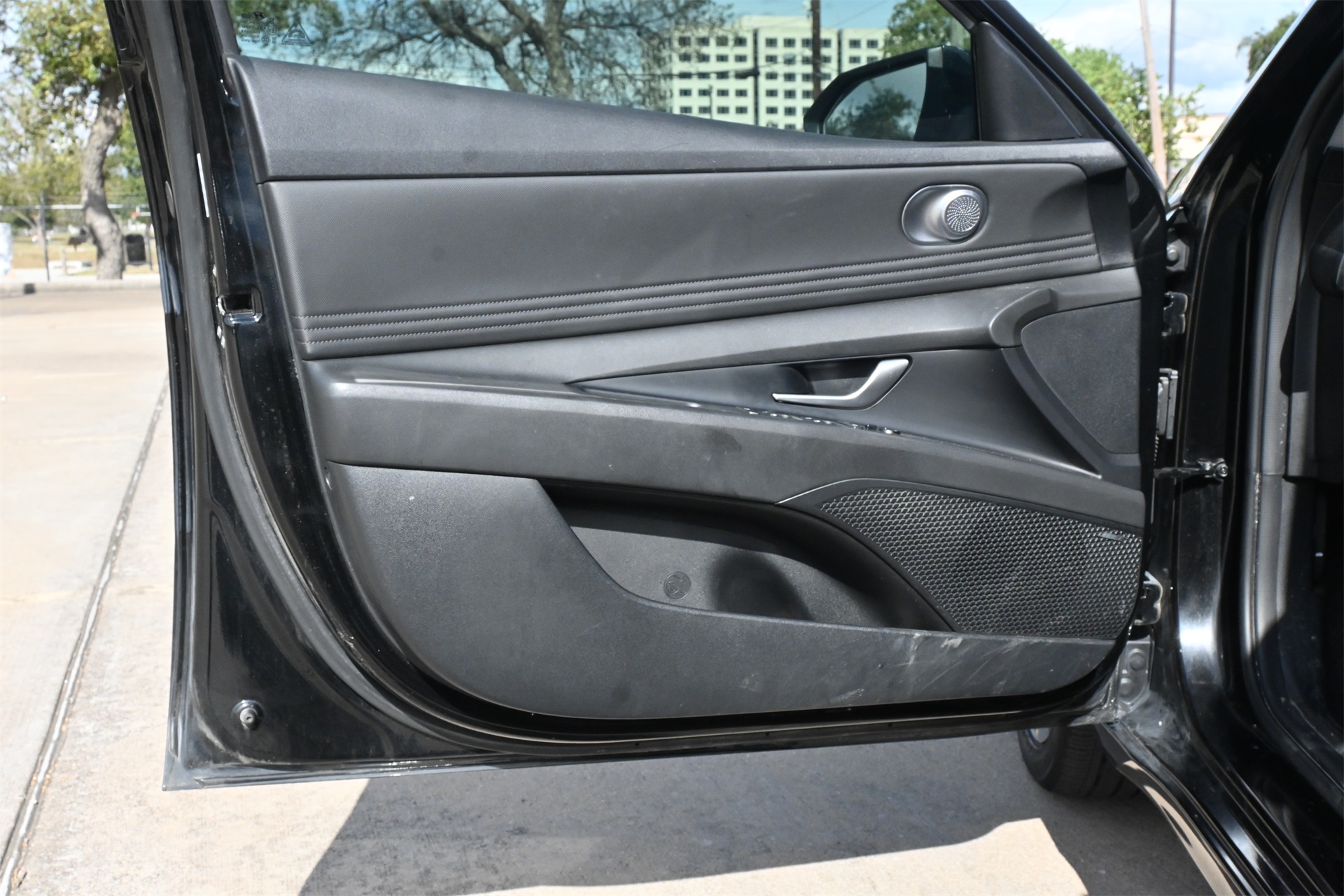 2023 Hyundai Elantra Limited Black at AutoSavvy Houston Southwest