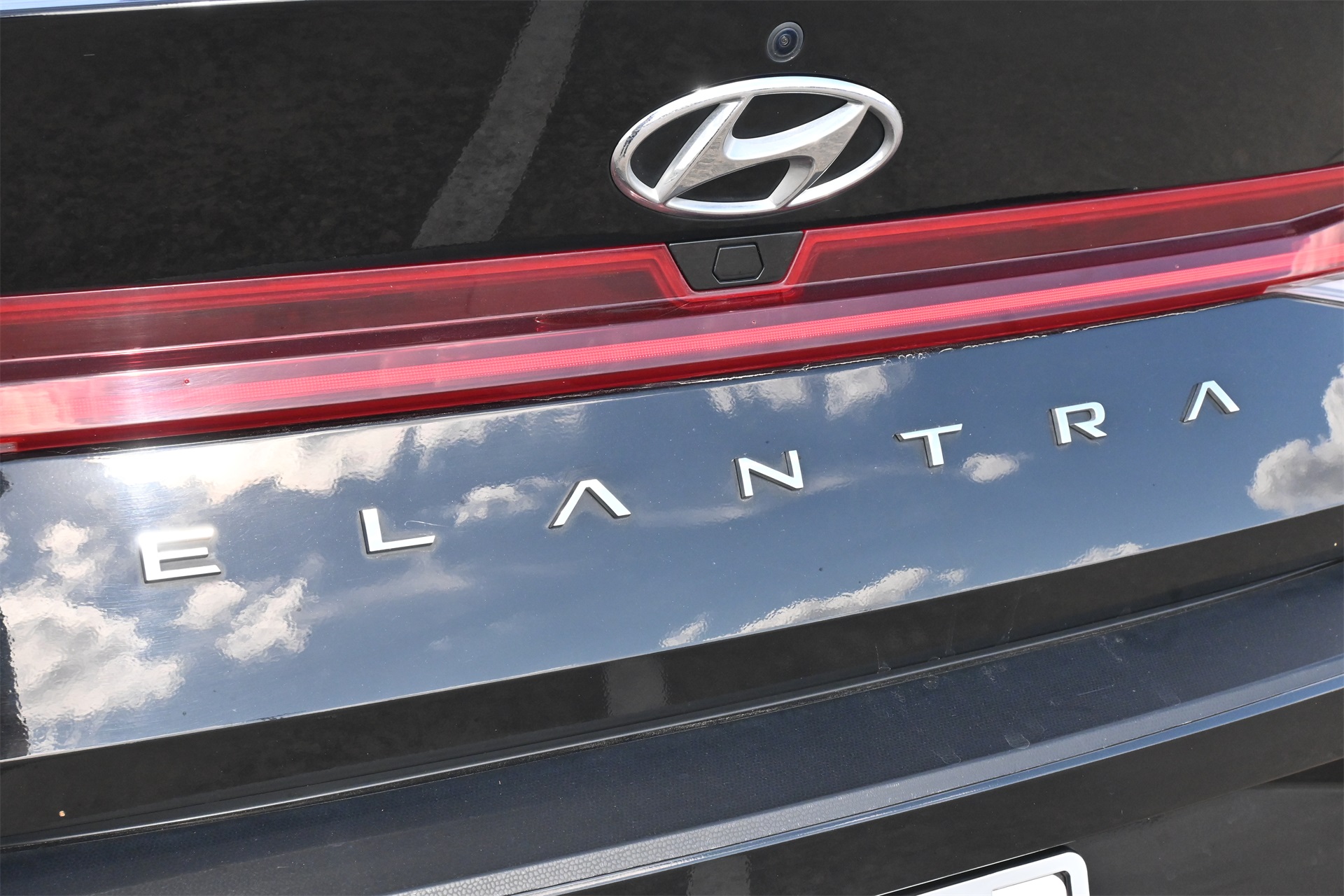 2023 Hyundai Elantra Limited Black at AutoSavvy Houston Southwest