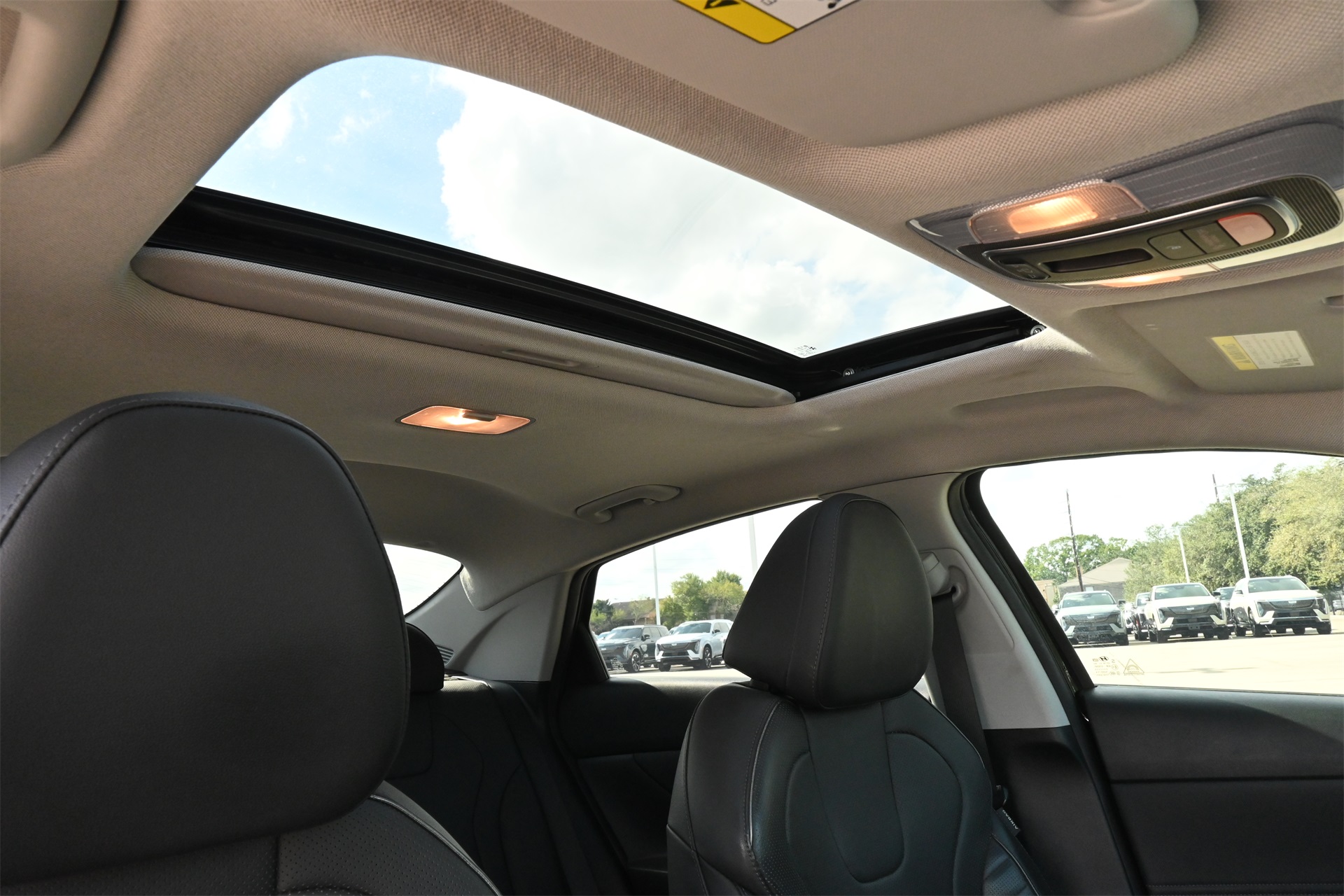 2023 Hyundai Elantra Limited Black at AutoSavvy Houston Southwest