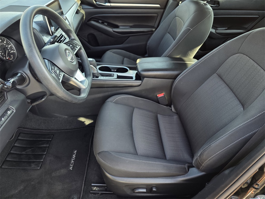 2023 Nissan Altima 2.5 SV - 11