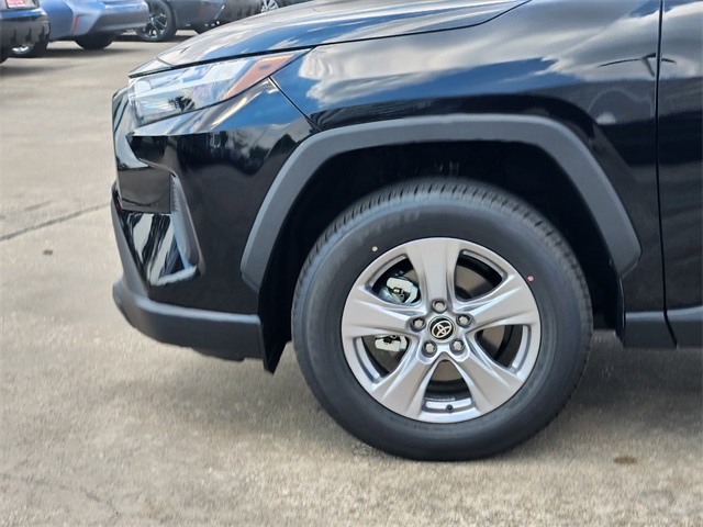 2025 Toyota RAV4 XLE - 4