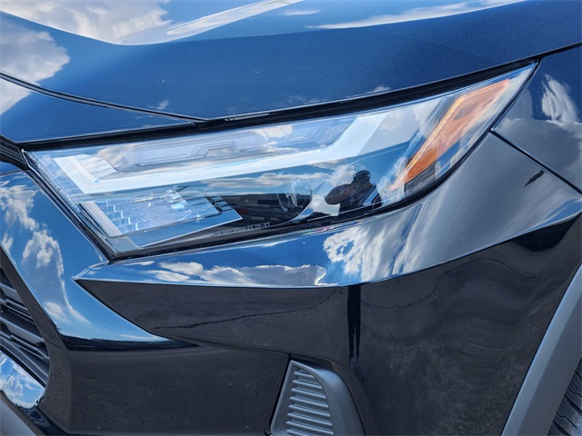 2025 Toyota RAV4 XLE - 5