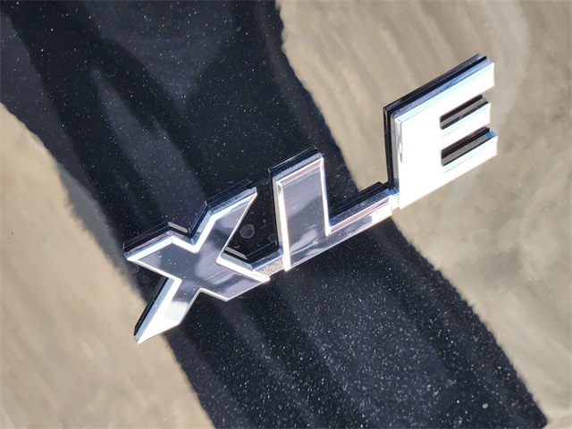 2025 Toyota RAV4 XLE - 7