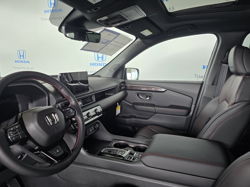 Thumbnail: 2025 Honda Pilot - 14