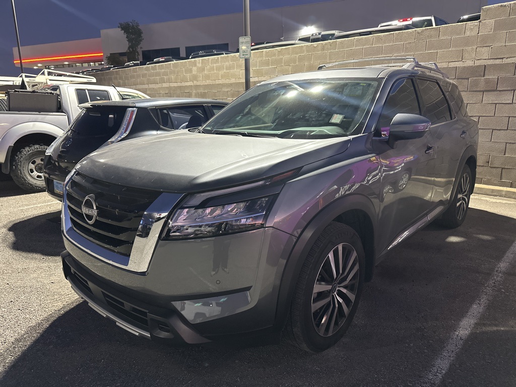 2024 Nissan Pathfinder Platinum