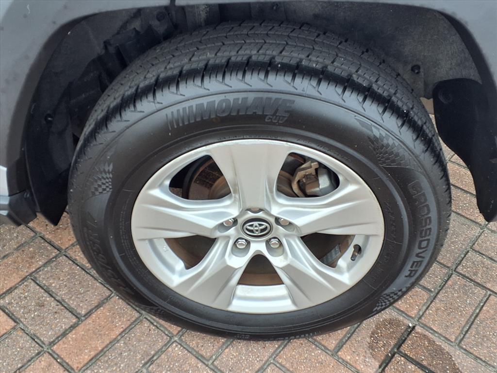 2020 Toyota RAV4 XLE Silver at Gullo Toyota