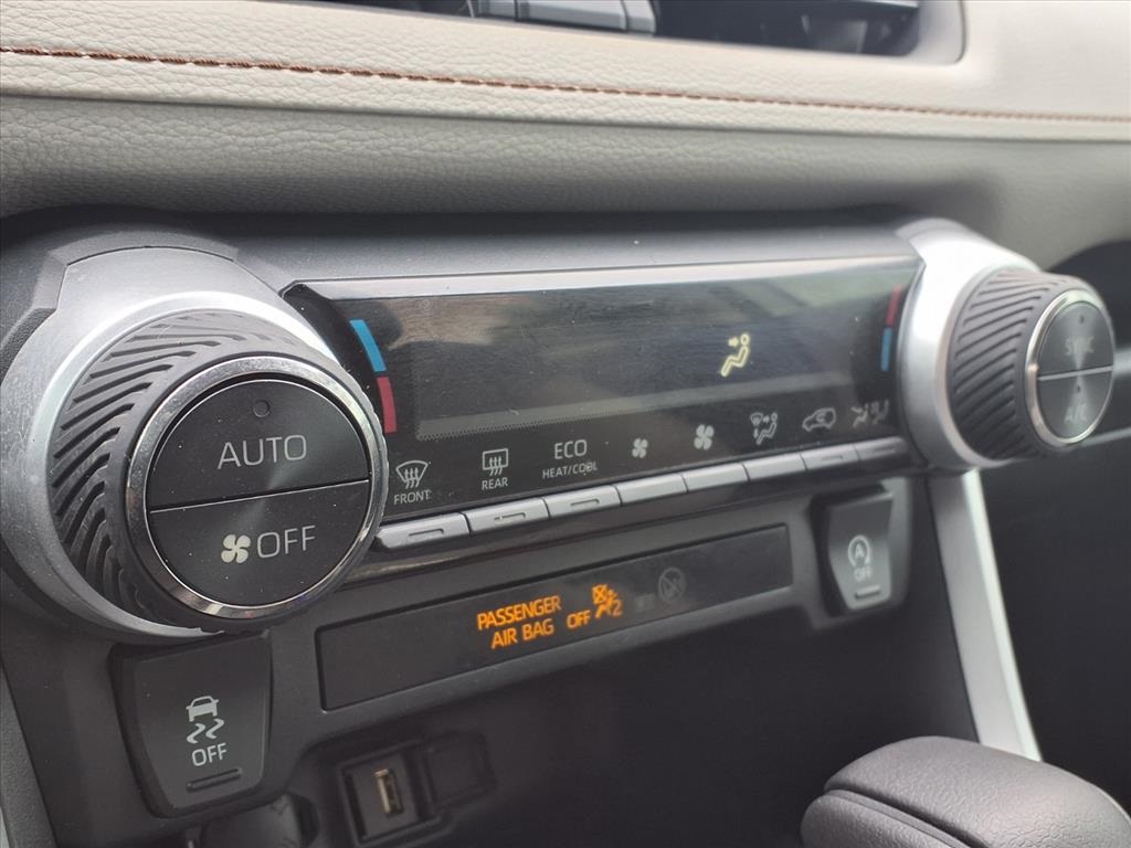 2020 Toyota RAV4 XLE Silver at Gullo Toyota