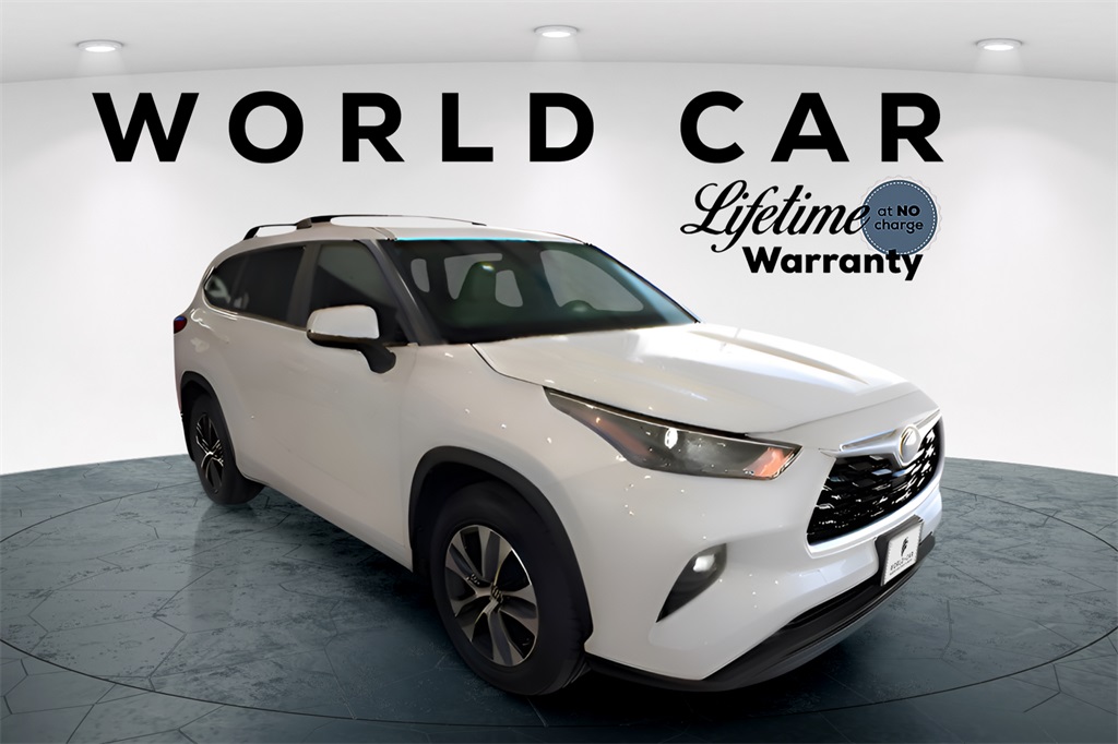 2023 Toyota Highlander XLE FWD