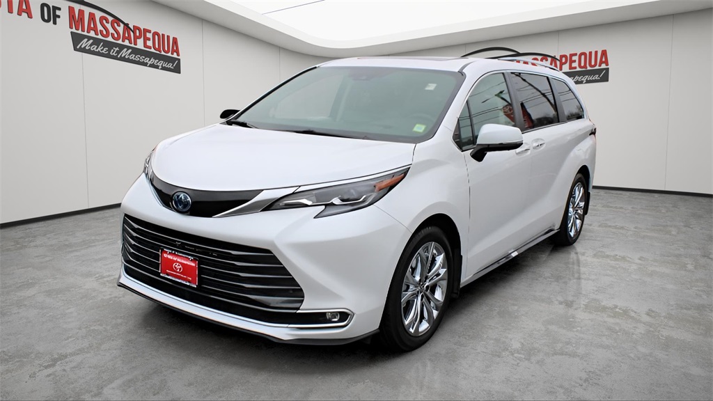 2024 Toyota Sienna Platinum 7-Passenger FWD