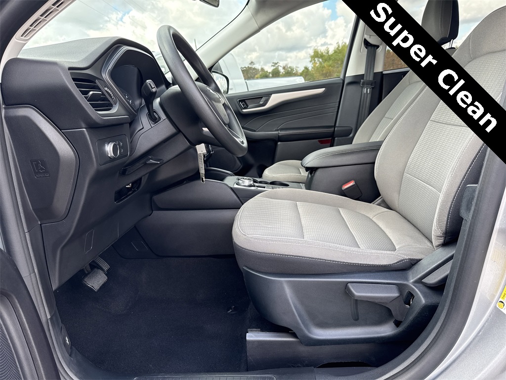 2022 Ford Escape S - 11