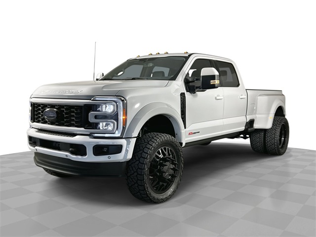 2023 Ford F-450 Super Duty Lariat Crew Cab LB DRW 4WD