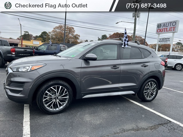 2022 Hyundai Elantra SEL photo 2