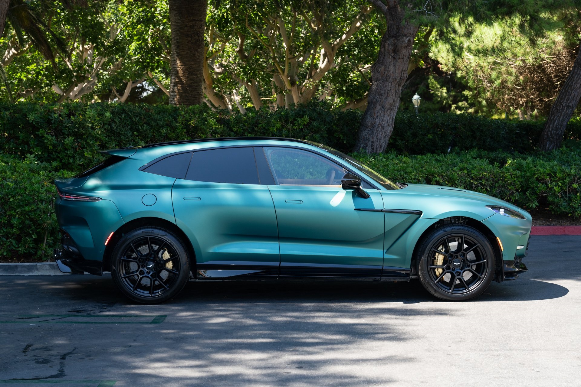 Aston Martin 2023 DBX 707