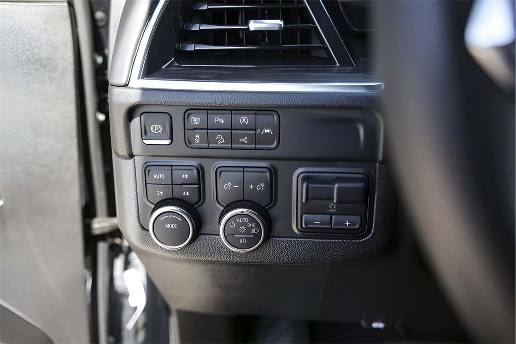 Used Car 2025 Chevrolet Suburban  Lt For Sale Under $70,000 In Austin, Texas