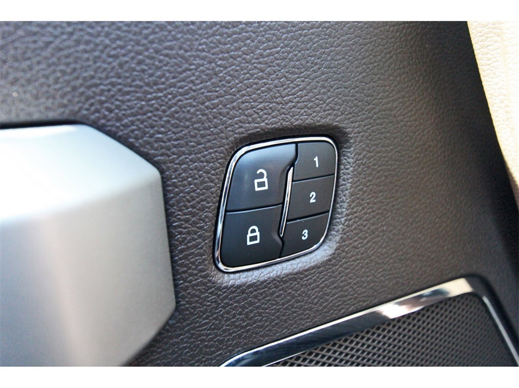 2019 Ford F-250SD King Ranch Black at Autostrade