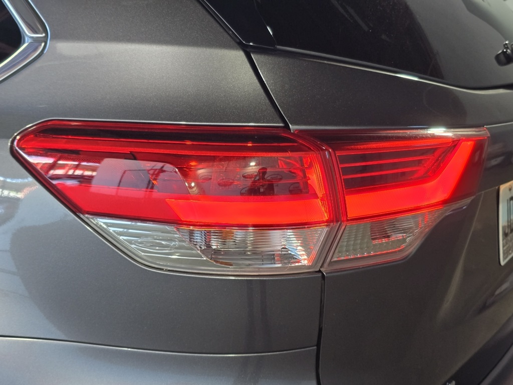 Thumbnail: 2019 Toyota Highlander - 10