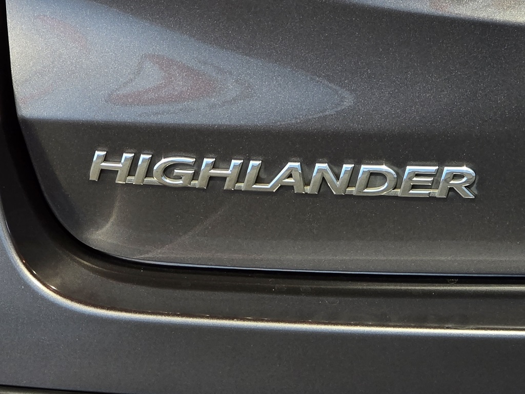 Thumbnail: 2019 Toyota Highlander - 11