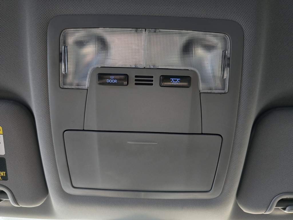 Thumbnail: 2019 Toyota Highlander - 19