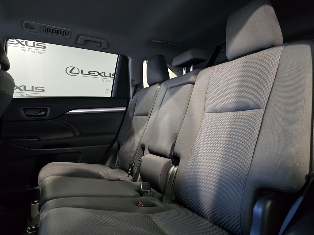 Thumbnail: 2019 Toyota Highlander - 27