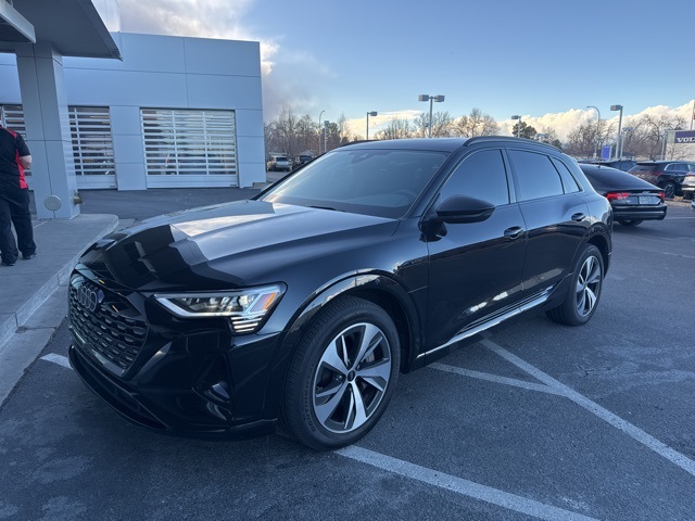 2024 Audi Q8 e-tron quattro Premium AWD