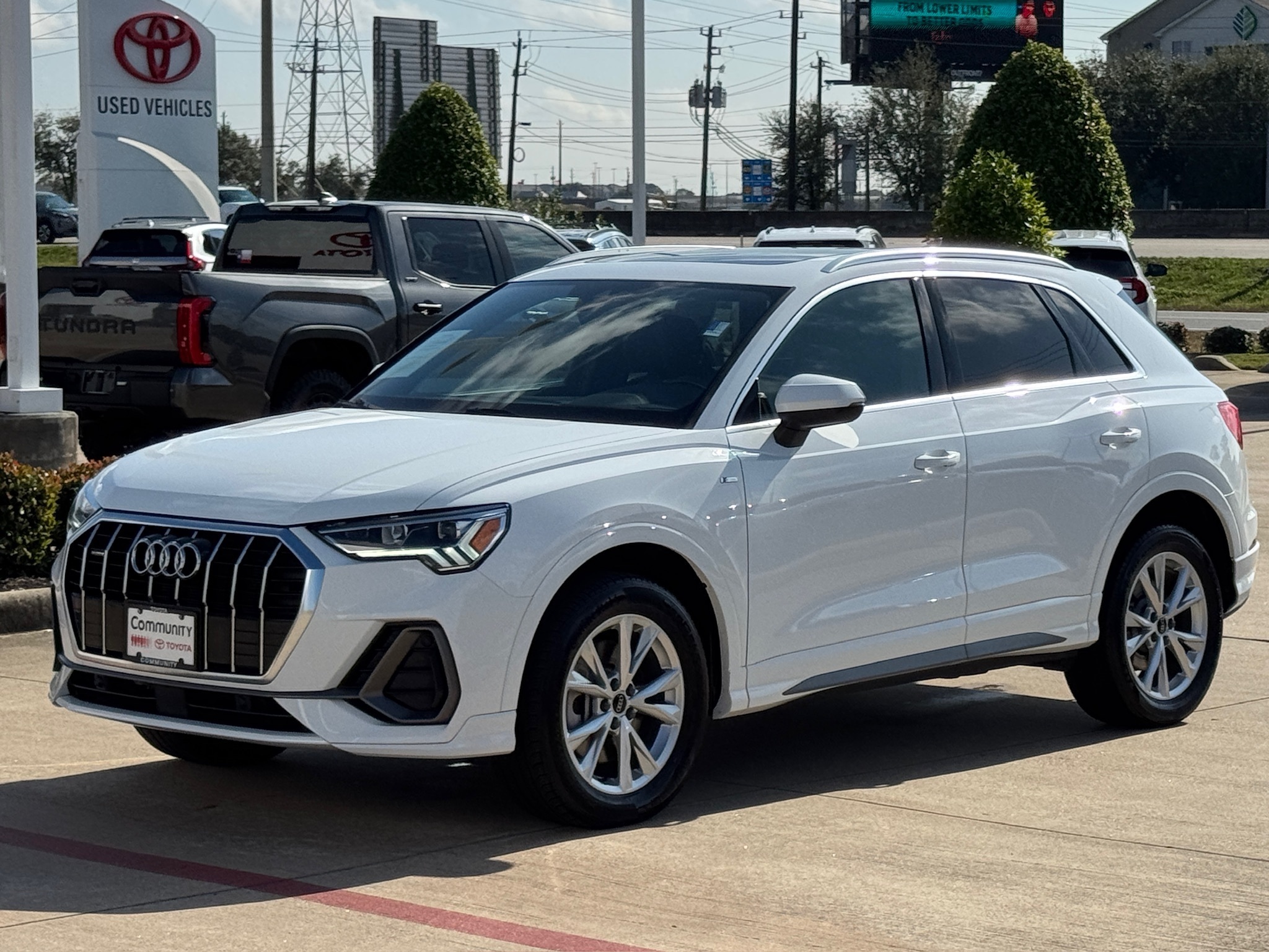 2024 Audi Q3 Premium White at River Oaks CDJR