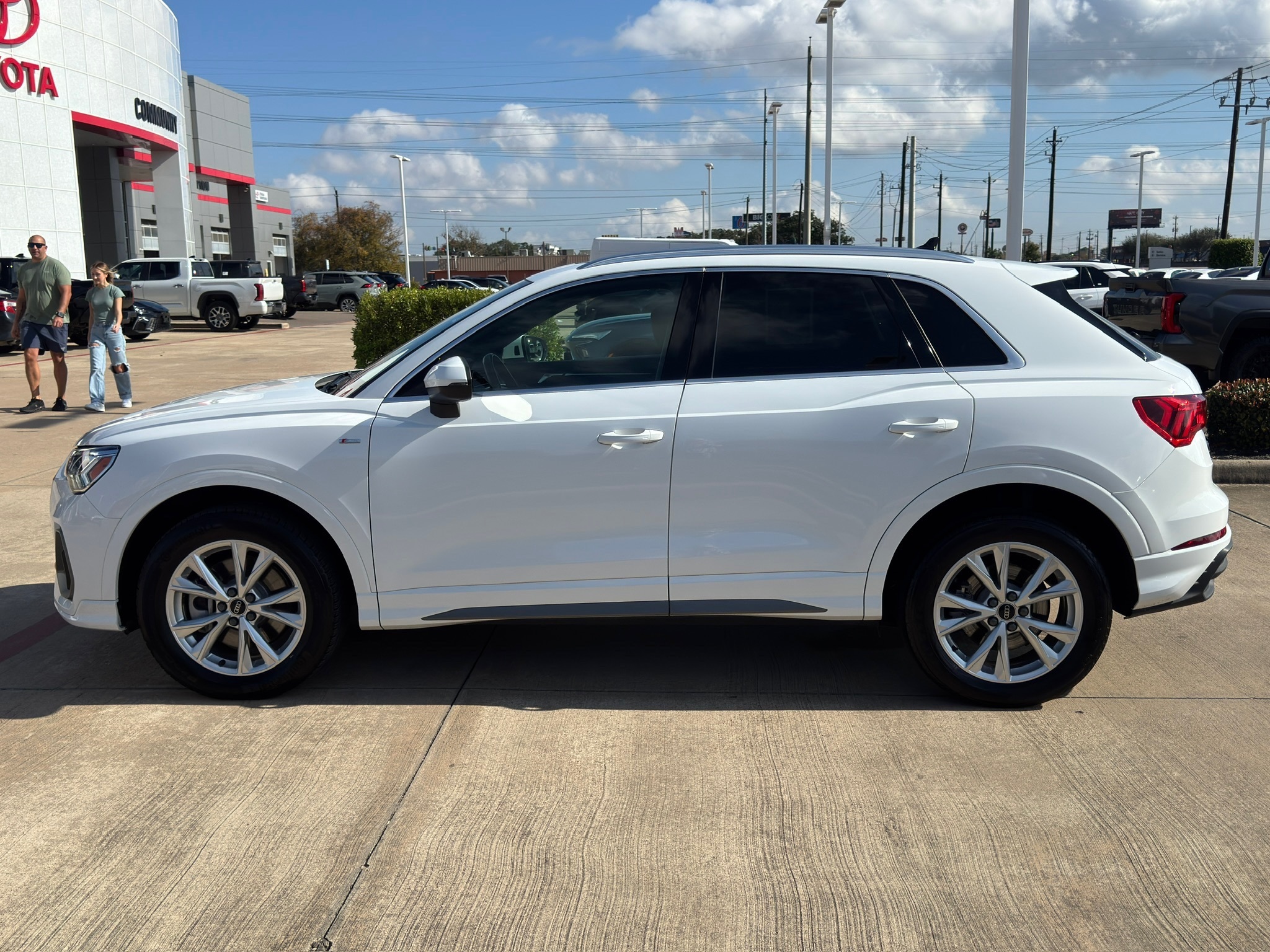 2024 Audi Q3 Premium White at River Oaks CDJR