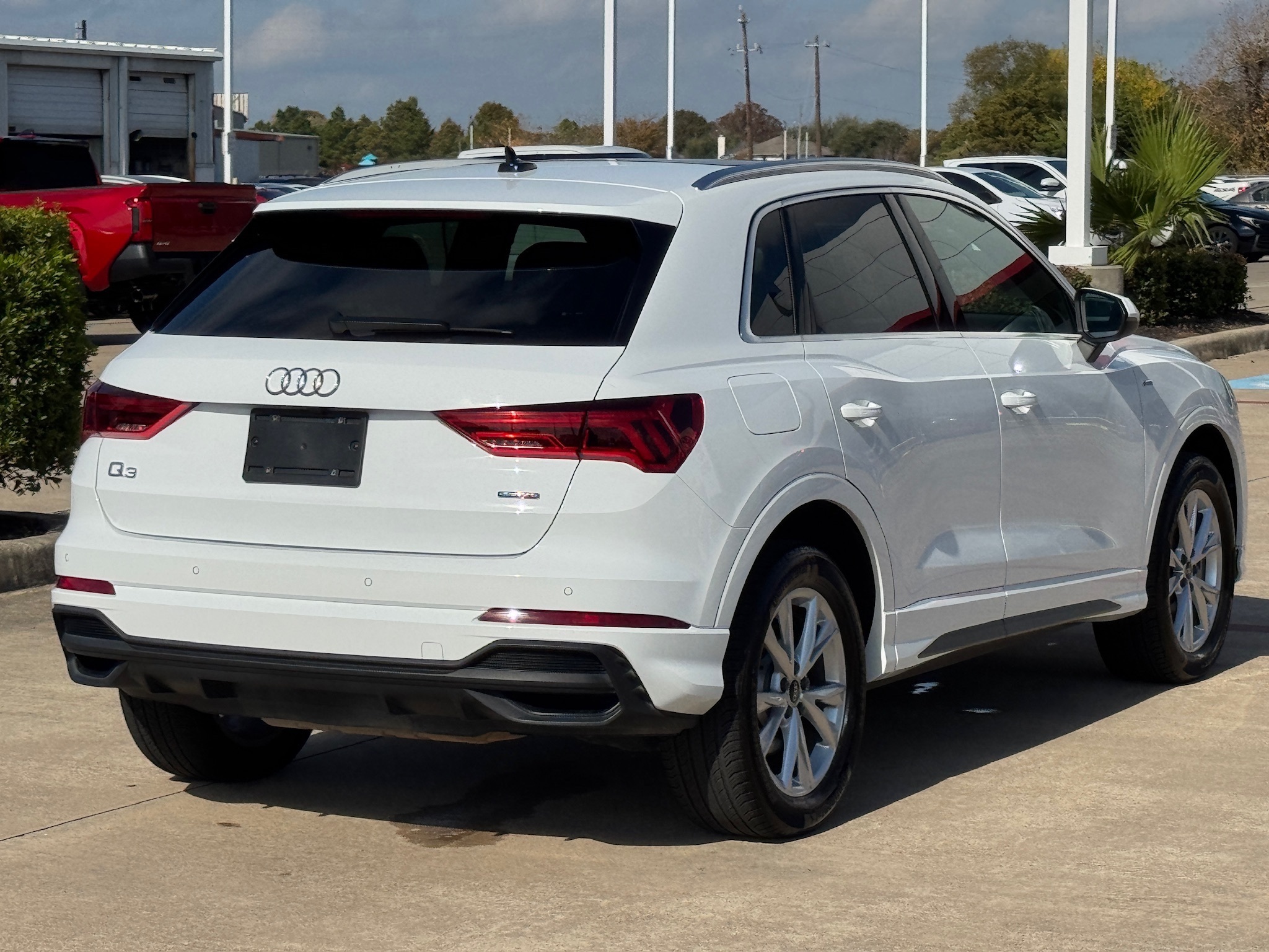 2024 Audi Q3 Premium White at River Oaks CDJR