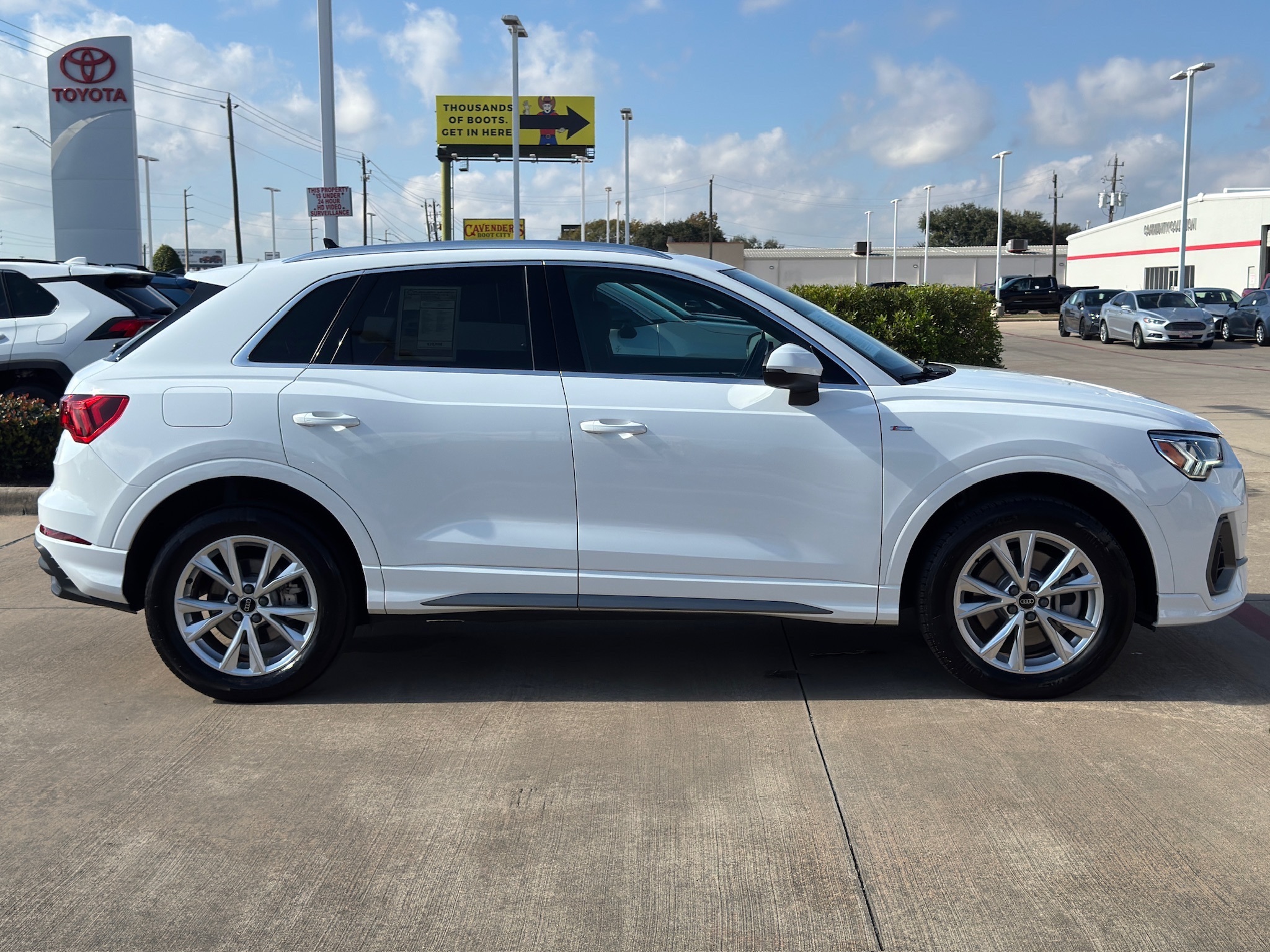 2024 Audi Q3 Premium White at River Oaks CDJR