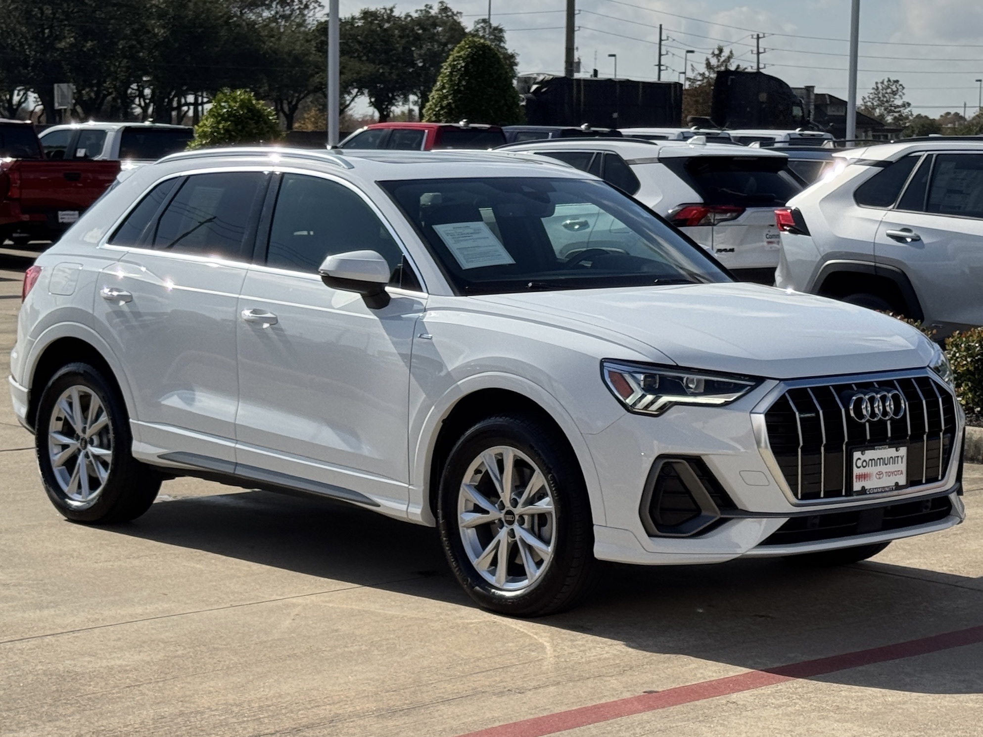 2024 Audi Q3 Premium White at River Oaks CDJR